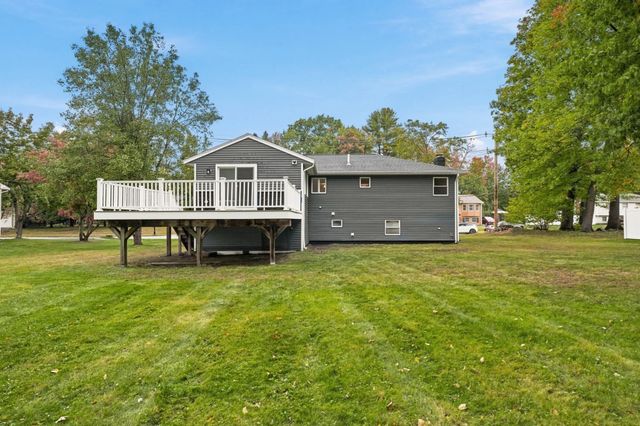 26 Meadow Dr, Middleton, MA 01949