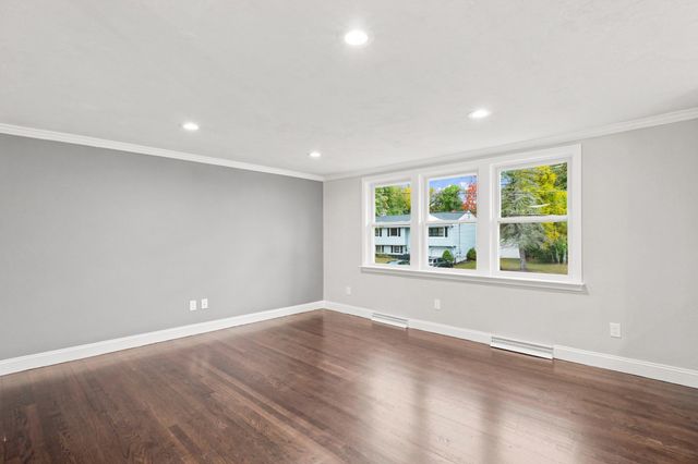 26 Meadow Dr, Middleton, MA 01949