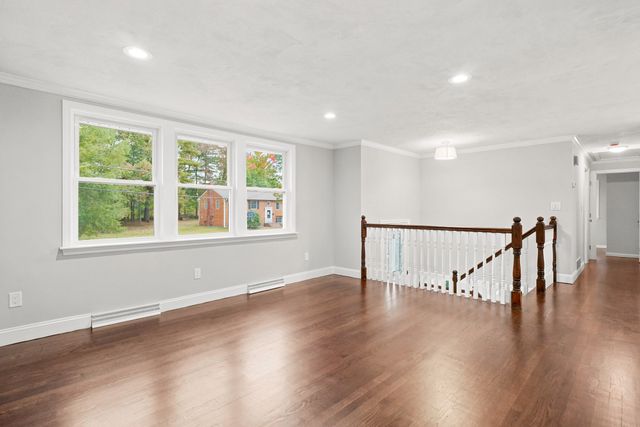 26 Meadow Dr, Middleton, MA 01949