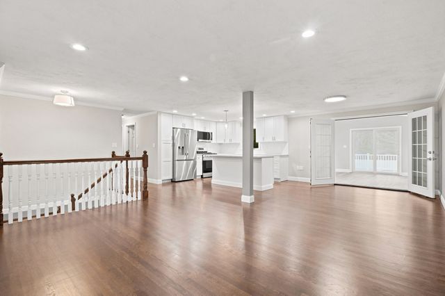 26 Meadow Dr, Middleton, MA 01949