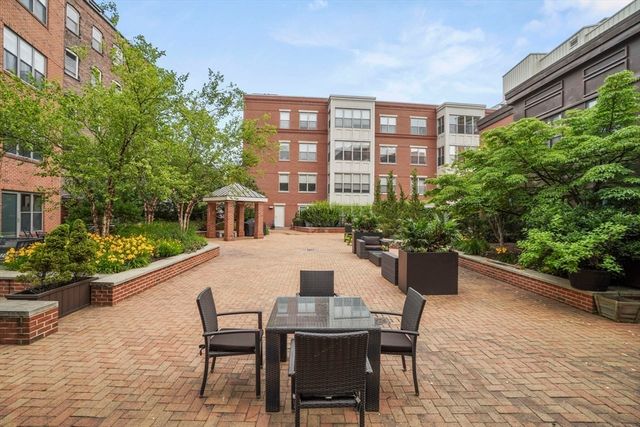 35 Fay St 401, Boston, MA 02118