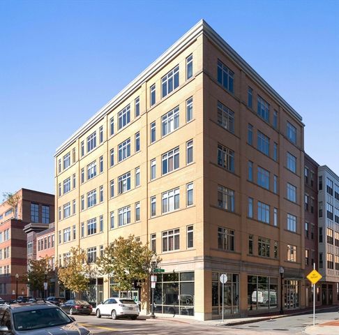 35 Fay St 401, Boston, MA 02118