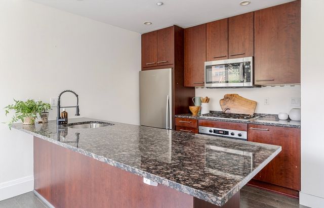 35 Fay St 401, Boston, MA 02118