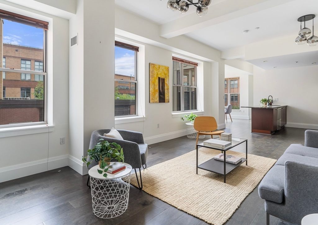 35 Fay St 401, Boston, MA 02118