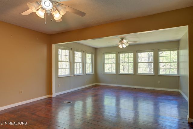 1940 Big Chiefs Skyview Drive, Sevierville, TN 37876