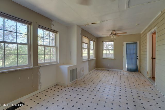 1940 Big Chiefs Skyview Drive, Sevierville, TN 37876