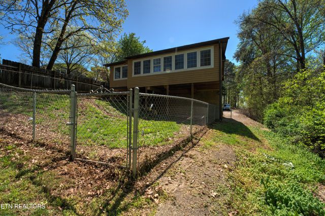 1940 Big Chiefs Skyview Drive, Sevierville, TN 37876
