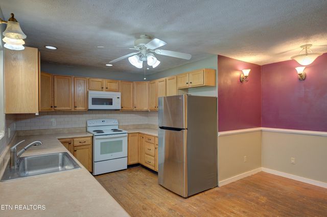 1940 Big Chiefs Skyview Drive, Sevierville, TN 37876