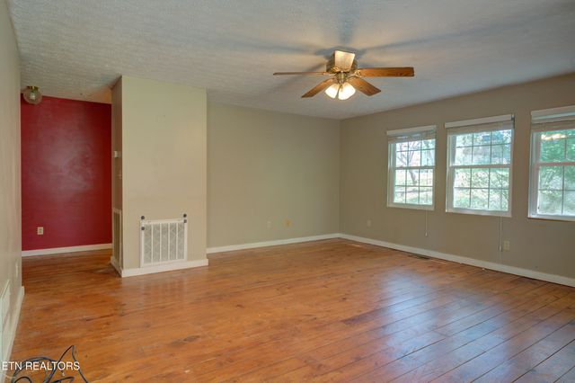 1940 Big Chiefs Skyview Drive, Sevierville, TN 37876
