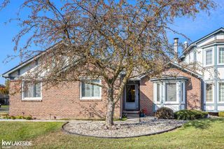 15777 Huntcliff Drive, Macomb, MI 48044