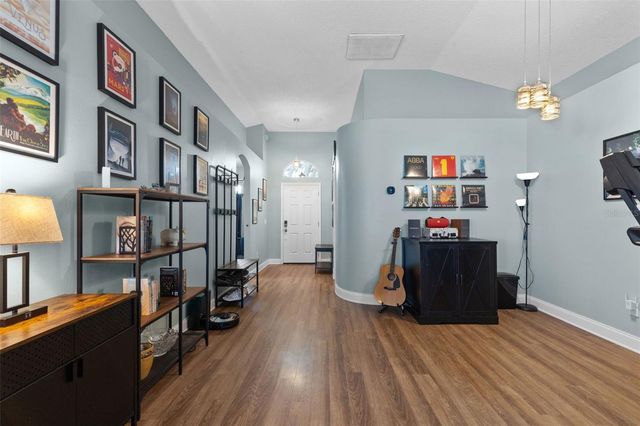 8606 FAWN CREEK DRIVE, Tampa, FL 33626