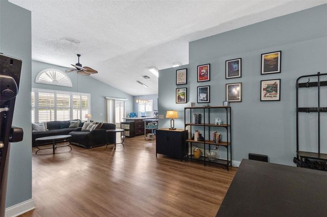 8606 FAWN CREEK DRIVE, Tampa, FL 33626