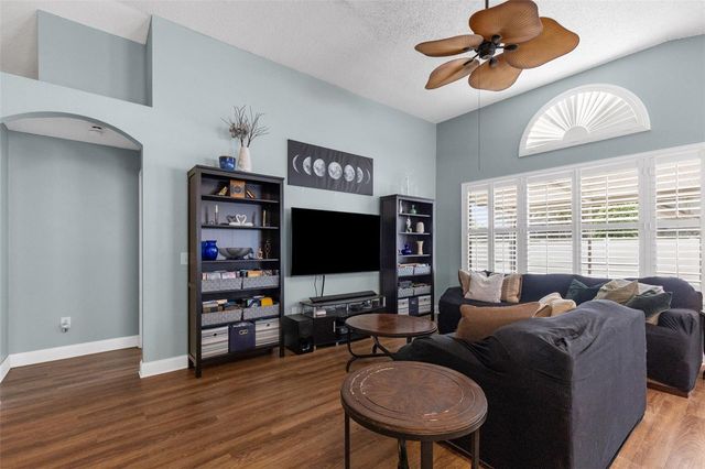 8606 FAWN CREEK DRIVE, Tampa, FL 33626