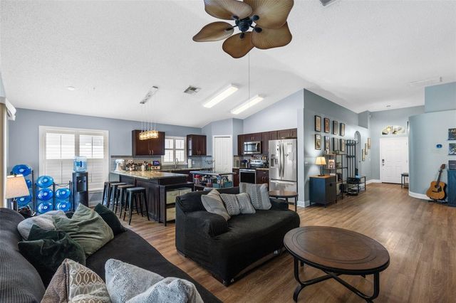 8606 FAWN CREEK DRIVE, Tampa, FL 33626