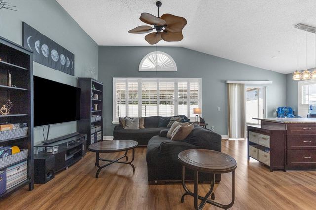 8606 FAWN CREEK DRIVE, Tampa, FL 33626
