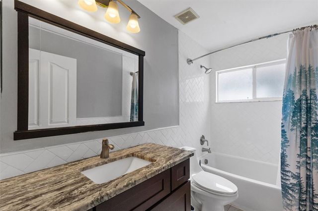8606 FAWN CREEK DRIVE, Tampa, FL 33626