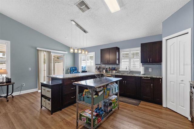 8606 FAWN CREEK DRIVE, Tampa, FL 33626