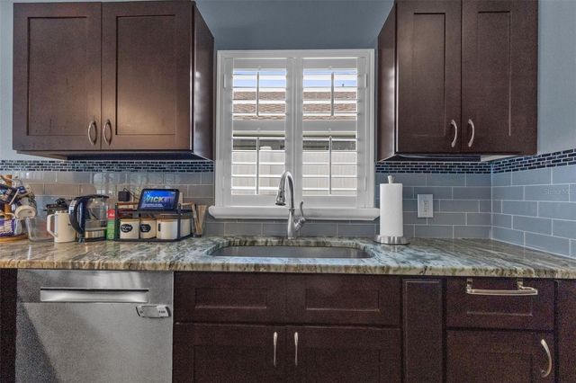 8606 FAWN CREEK DRIVE, Tampa, FL 33626