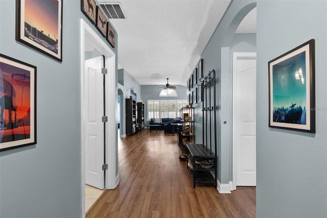 8606 FAWN CREEK DRIVE, Tampa, FL 33626