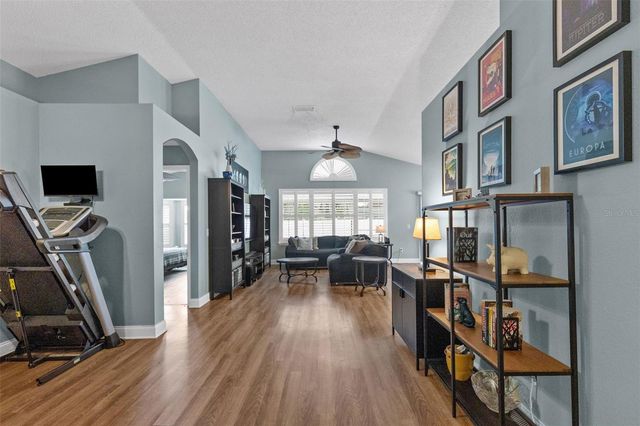 8606 FAWN CREEK DRIVE, Tampa, FL 33626