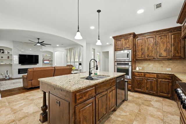 628 Four Stones Boulevard, Lewisville, TX 75056