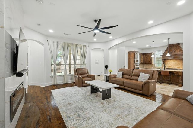 628 Four Stones Boulevard, Lewisville, TX 75056