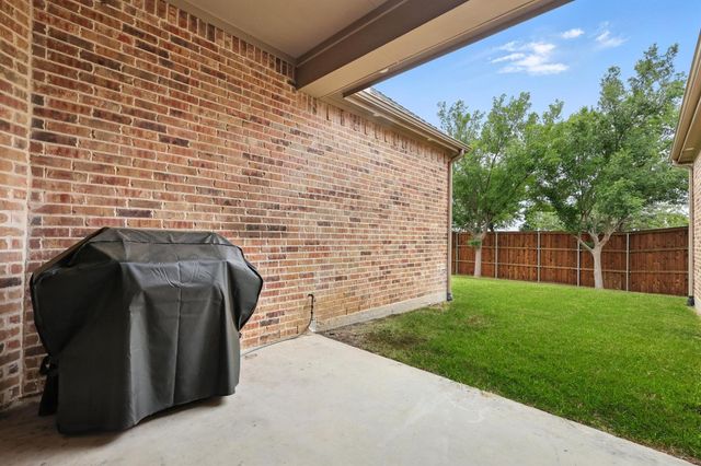 628 Four Stones Boulevard, Lewisville, TX 75056