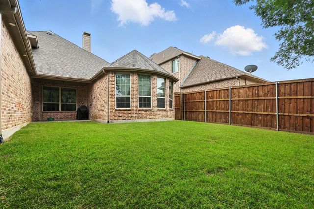 628 Four Stones Boulevard, Lewisville, TX 75056