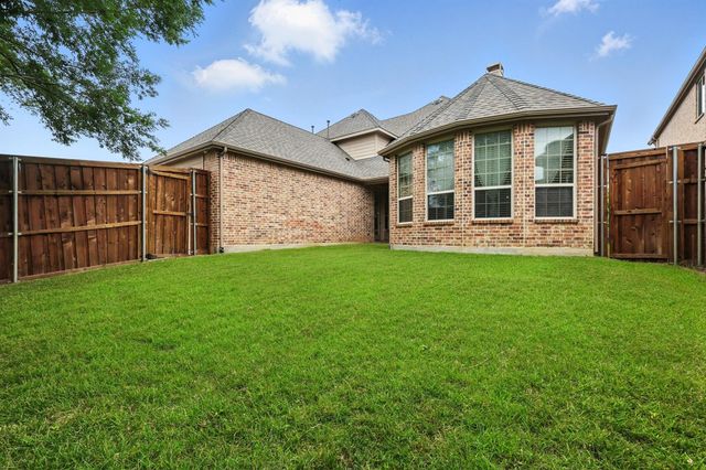 628 Four Stones Boulevard, Lewisville, TX 75056