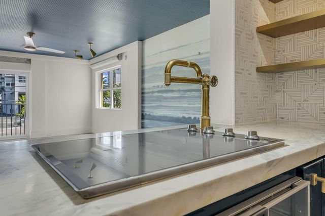 341 N Birch Road Unit 206, Fort Lauderdale, FL 33304