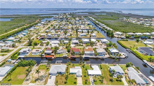 2708 Mangrove ST, St James City, FL 33956