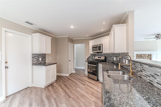 19526 Rocky Bank Drive, Tomball, TX 77375