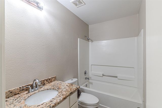 19526 Rocky Bank Drive, Tomball, TX 77375