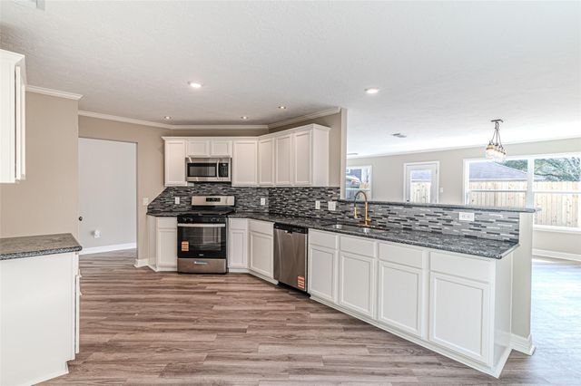 19526 Rocky Bank Drive, Tomball, TX 77375