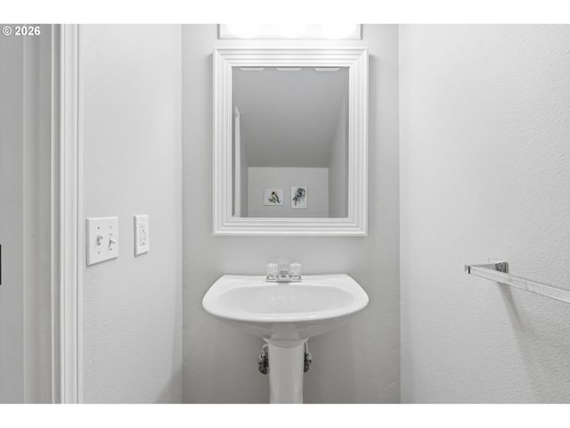 1153 Ne ARROYO Ave, Hillsboro, OR 97006