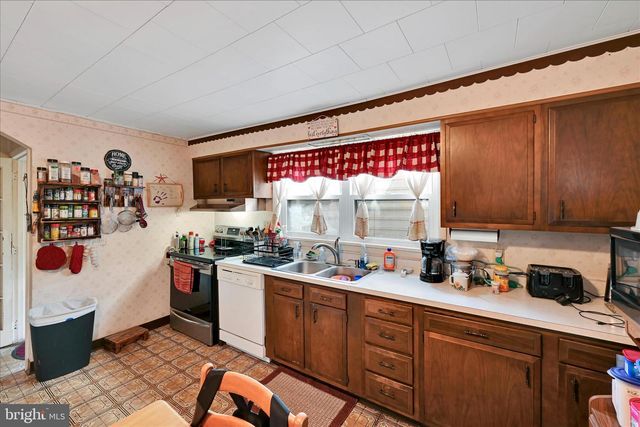 21 PRESCOTT ST, Cressona, PA 17929