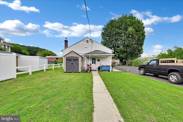21 PRESCOTT ST, Cressona, PA 17929