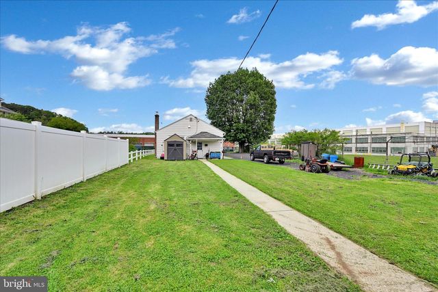 21 PRESCOTT ST, Cressona, PA 17929