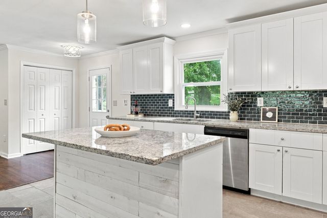 4691 Roberta Circle, Austell, GA 30106