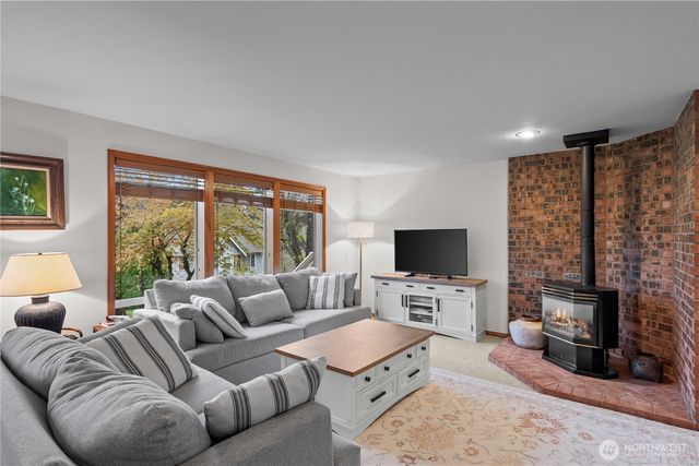 1103 SW 334th Place, Federal Way, WA 98023