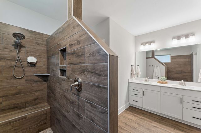1597 Drakes Creek Rd, Hendersonville, TN 37075