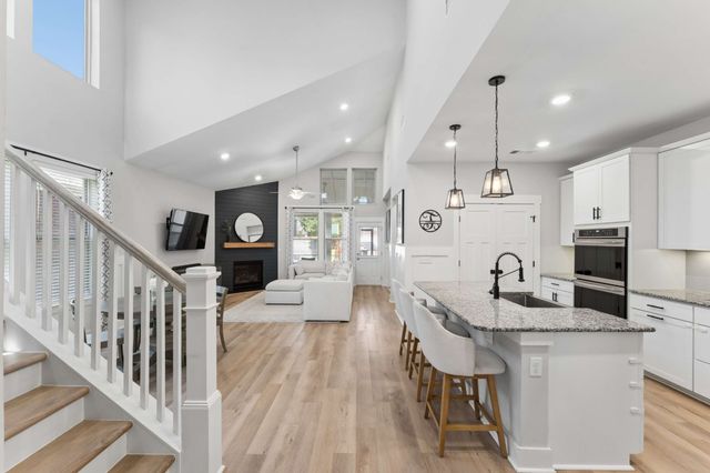 1597 Drakes Creek Rd, Hendersonville, TN 37075