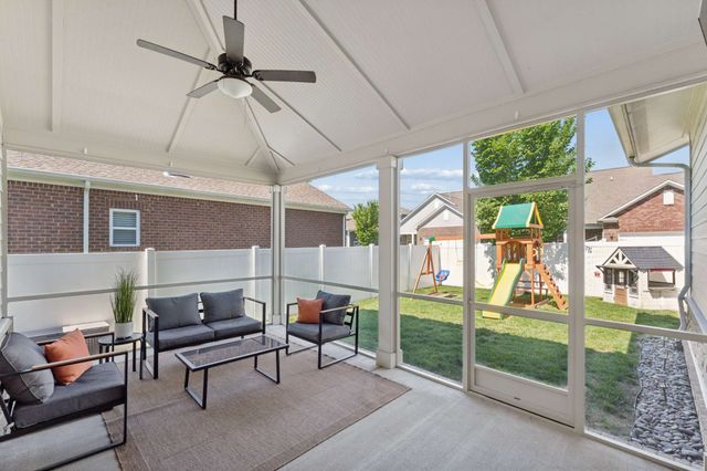 1597 Drakes Creek Rd, Hendersonville, TN 37075