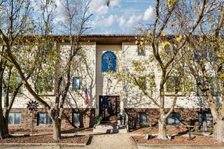1401 W 16th Street S 2, Newton, IA 50208