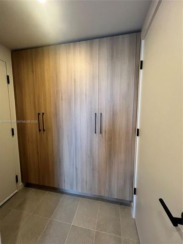 121 NE 5th st 3400, Miami, FL 33132