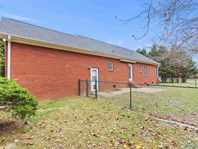 51 Brookwood Drive, Fayetteville, TN 37334