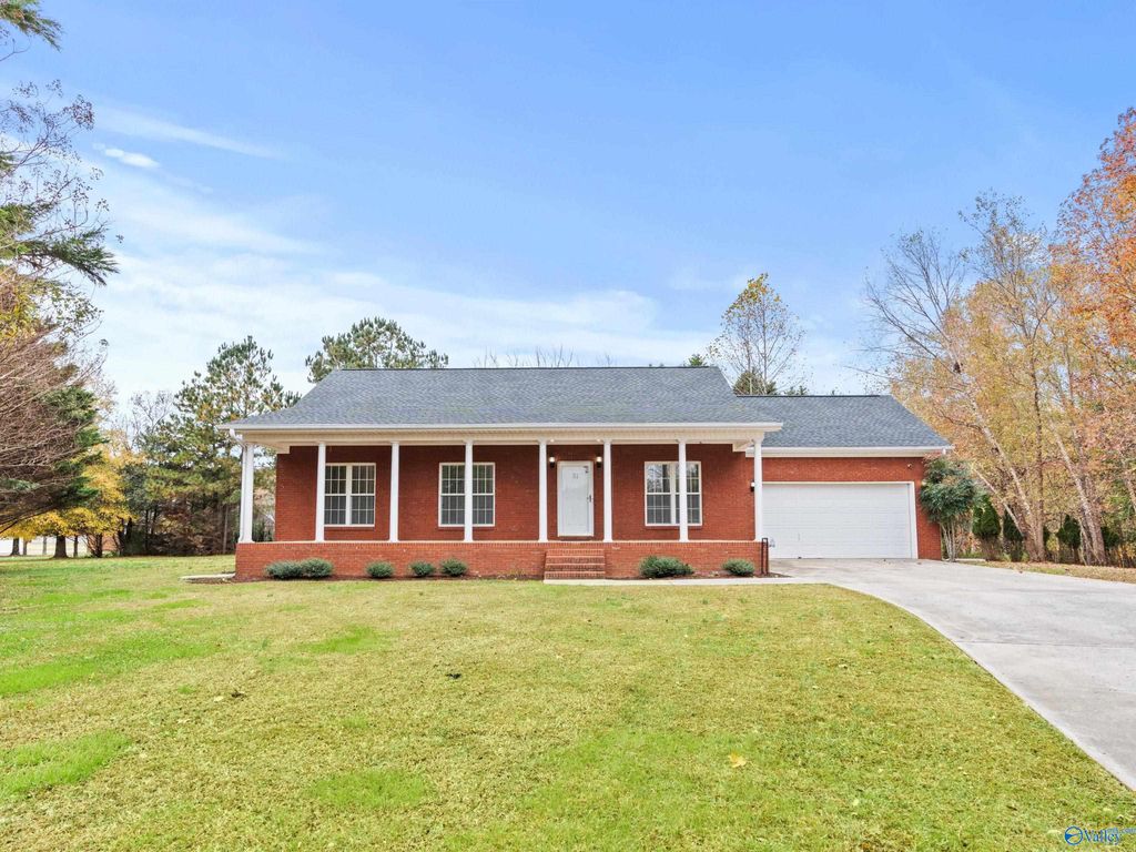 51 Brookwood Drive, Fayetteville, TN 37334
