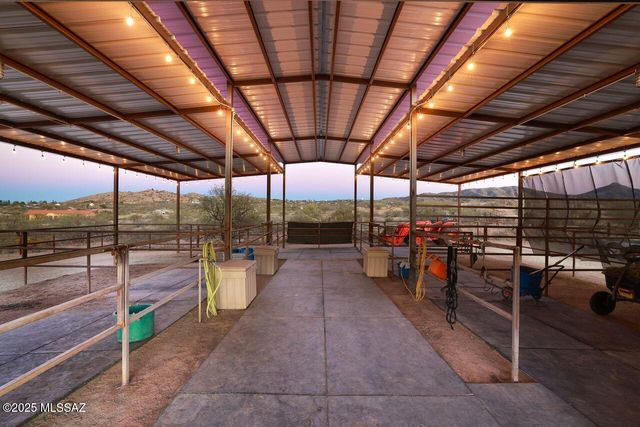 401 N Bully Hill Court, Oracle, AZ 85623