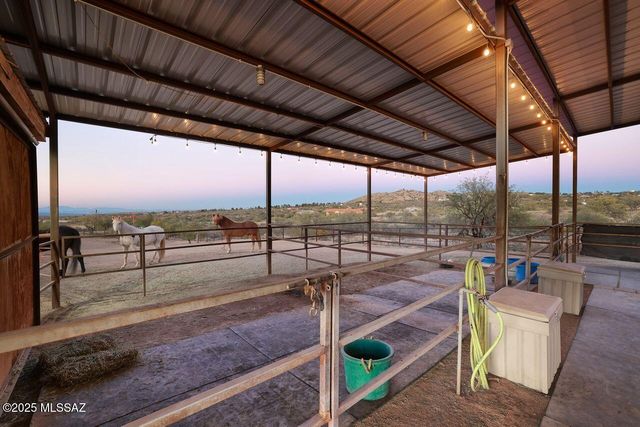 401 N Bully Hill Court, Oracle, AZ 85623