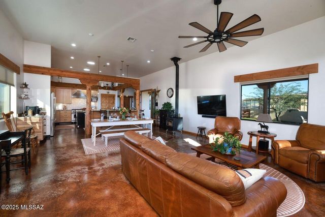 401 N Bully Hill Court, Oracle, AZ 85623